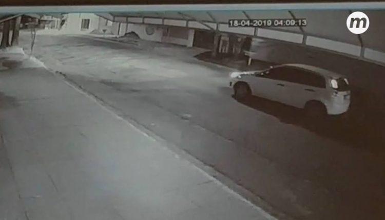 Polícia apura se travesti era amante de vendedor assassinado com 14 facadas