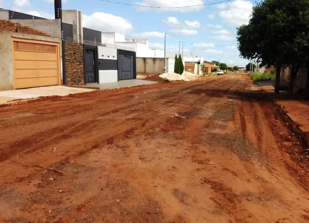 Problemas de pavimentação asfáltica começam a ser corrigidos no Vale Verde