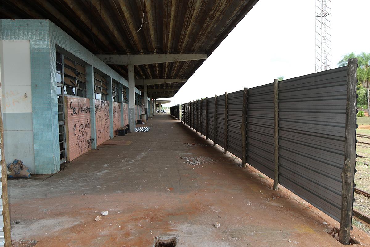 Estação Ferroviária da NOB começa a ser cercada para levantamento