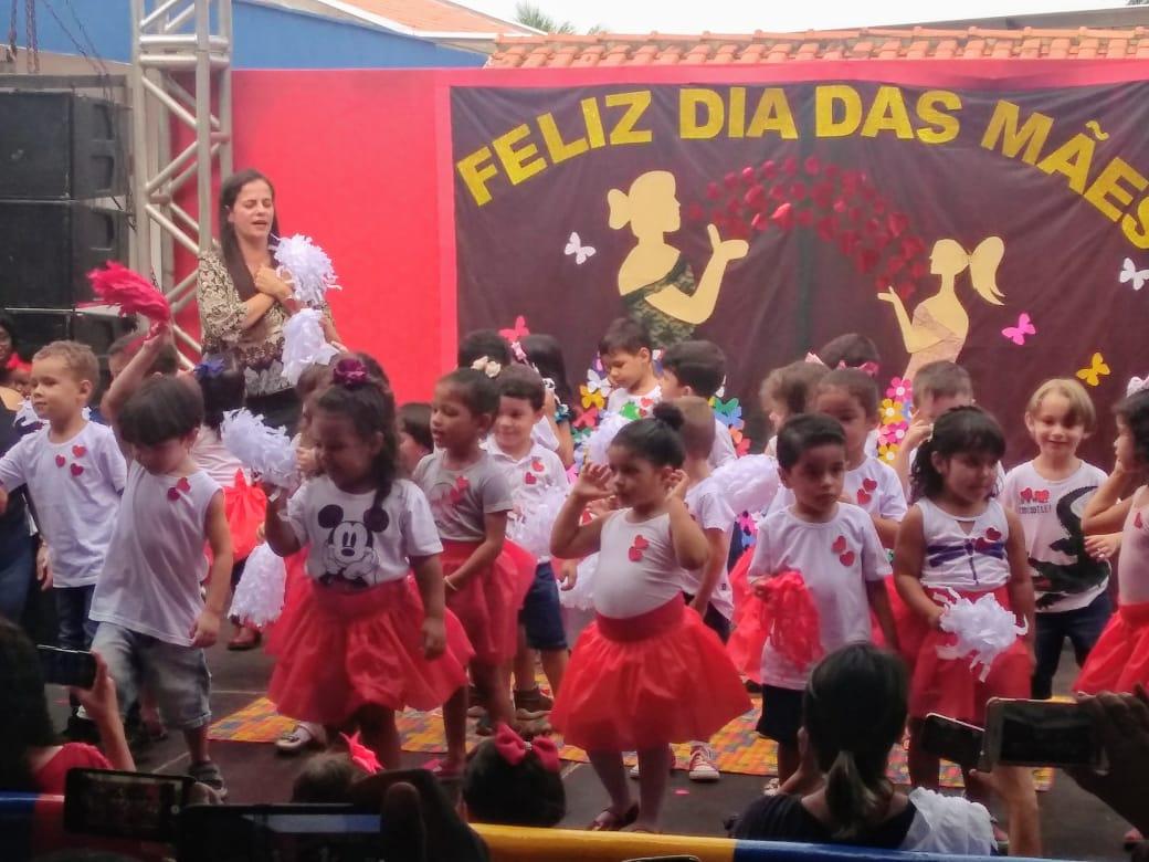 Escolas e Centros de Educação Infantil de Três Lagoas homenagearam as mães pelo seu Dia