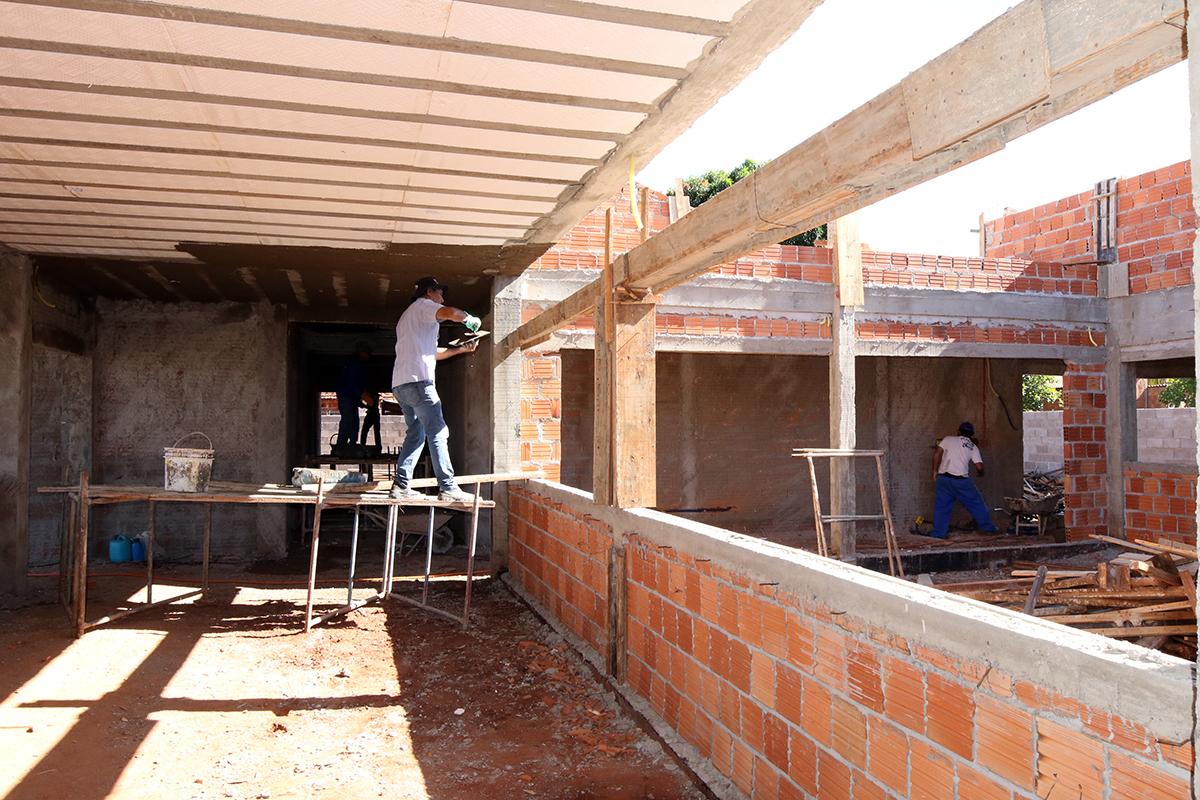 Com as paredes levantadas, prédio do CAPS II está prestes a receber cobertura