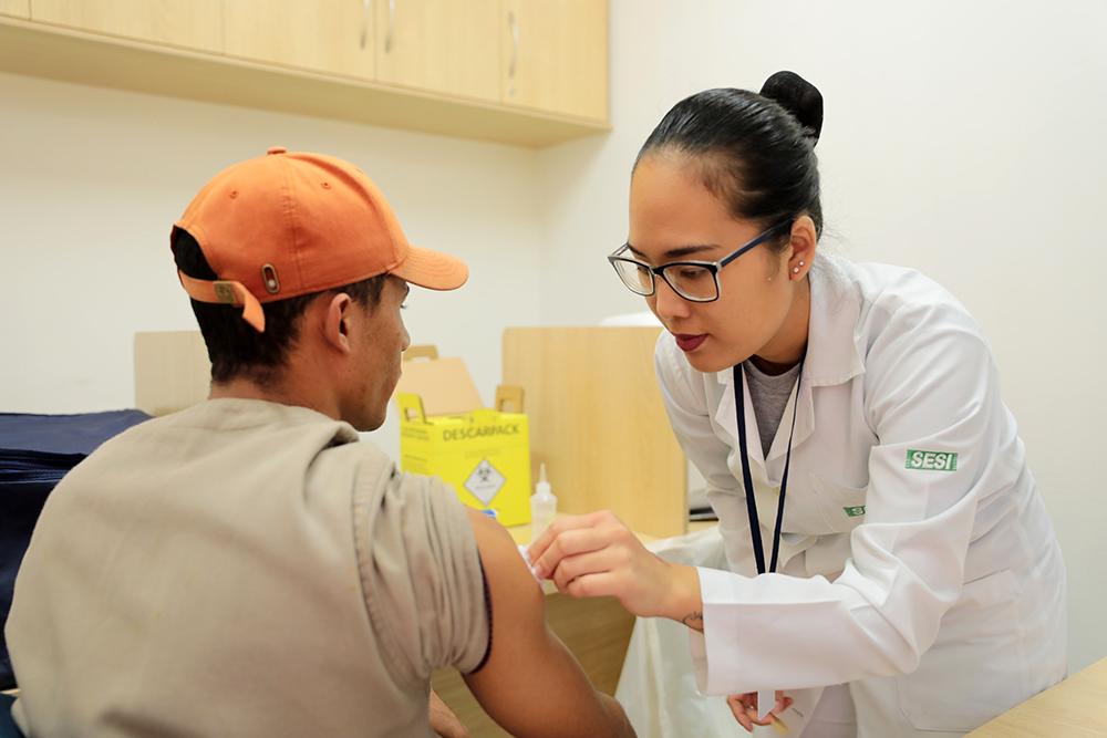 Sesi de Três Lagoas abre campanha vacinação contra a gripe para a comunidade