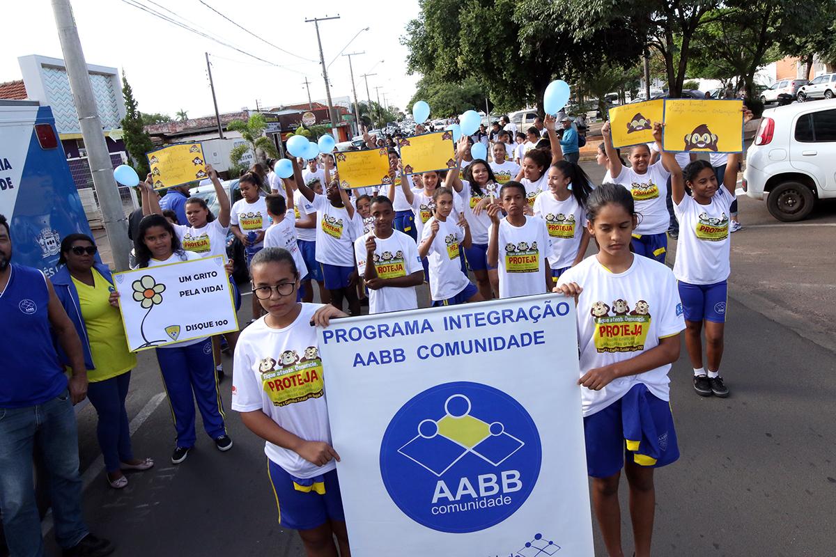 Caminhada chama à atenção para a luta contra violência, abuso e exploração sexual de crianças e adolescentes