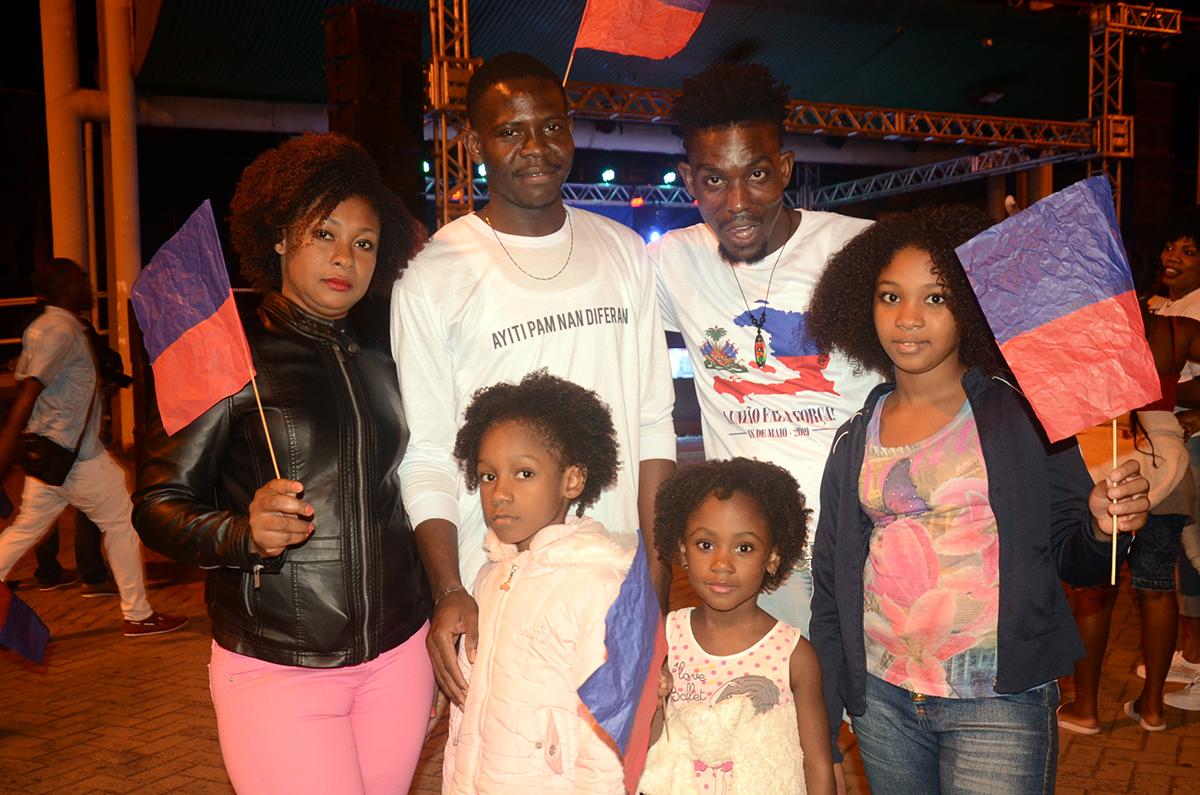 Patriotismo e apresentações culturais marcam 3ª Noite da Bandeira Haitiana em Três Lagoas
