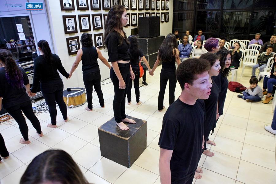 25º Sarau Cultural aconteceu no sábado (25) na Biblioteca Municipal 25º Sarau Cultural aconteceu no sábado (25) na Biblioteca Municipal