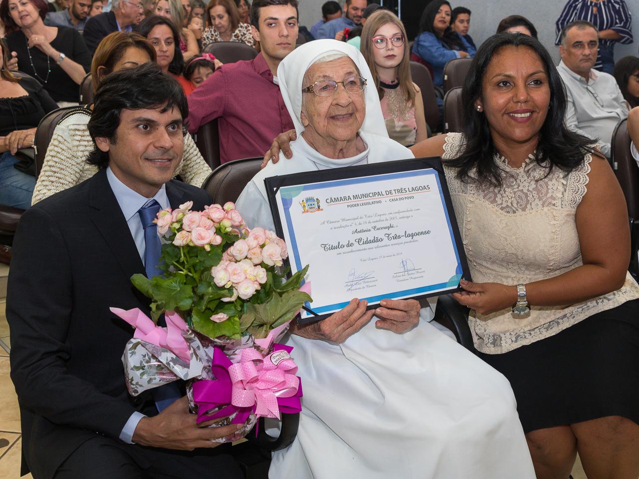 Sessão solene marca homenagens pelo centenário do Hospital Auxiliadora Sessão solene marca homenagens pelo centenário do Hospital Auxiliadora