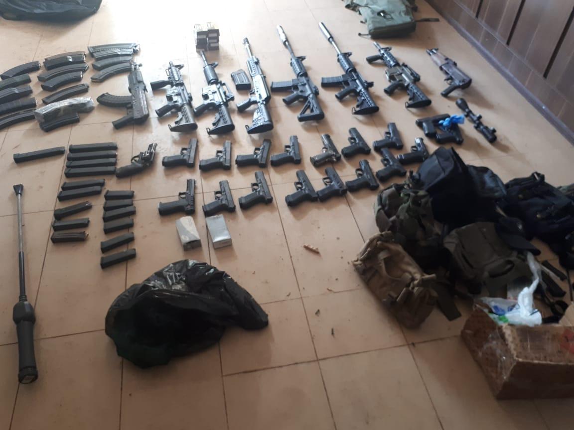 Garras e Choque em ação conjunta apreendem armas de grosso calibre