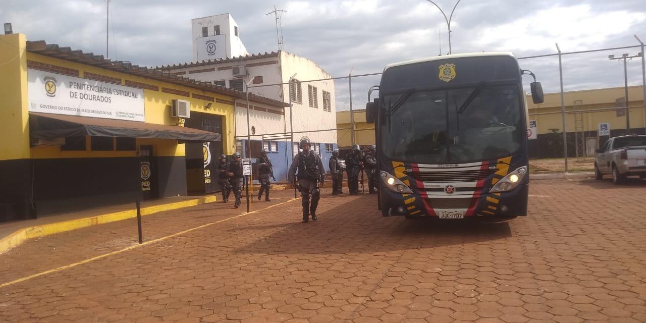 Polícia encontra várias armas e celas cerradas após pente-fino na PED