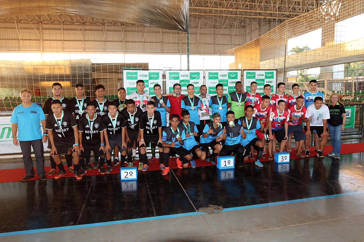 Jogos Escolares da Juventude: SEJUVEL E FUNDESPORTE entregam premiação aos campeões de futsal