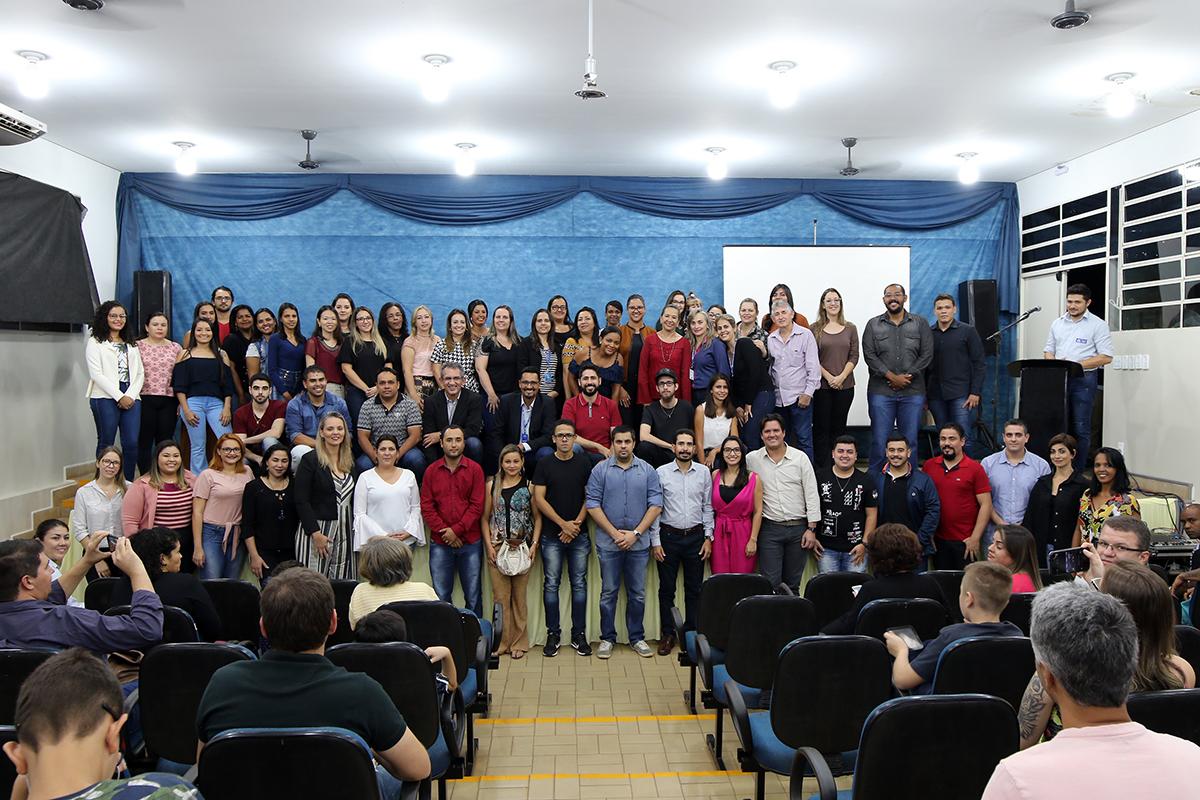 Prefeitura de Três Lagoas dá posse a 56 novos servidores aprovados em concurso público Prefeitura de Três Lagoas dá posse a 56 novos servidores aprovados em concurso público