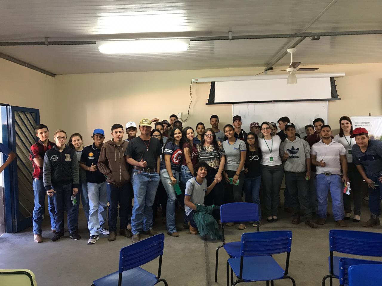 Psicóloga da Unimed Andradina ministra palestra sobre Bullying Psicóloga da Unimed Andradina ministra palestra sobre Bullying