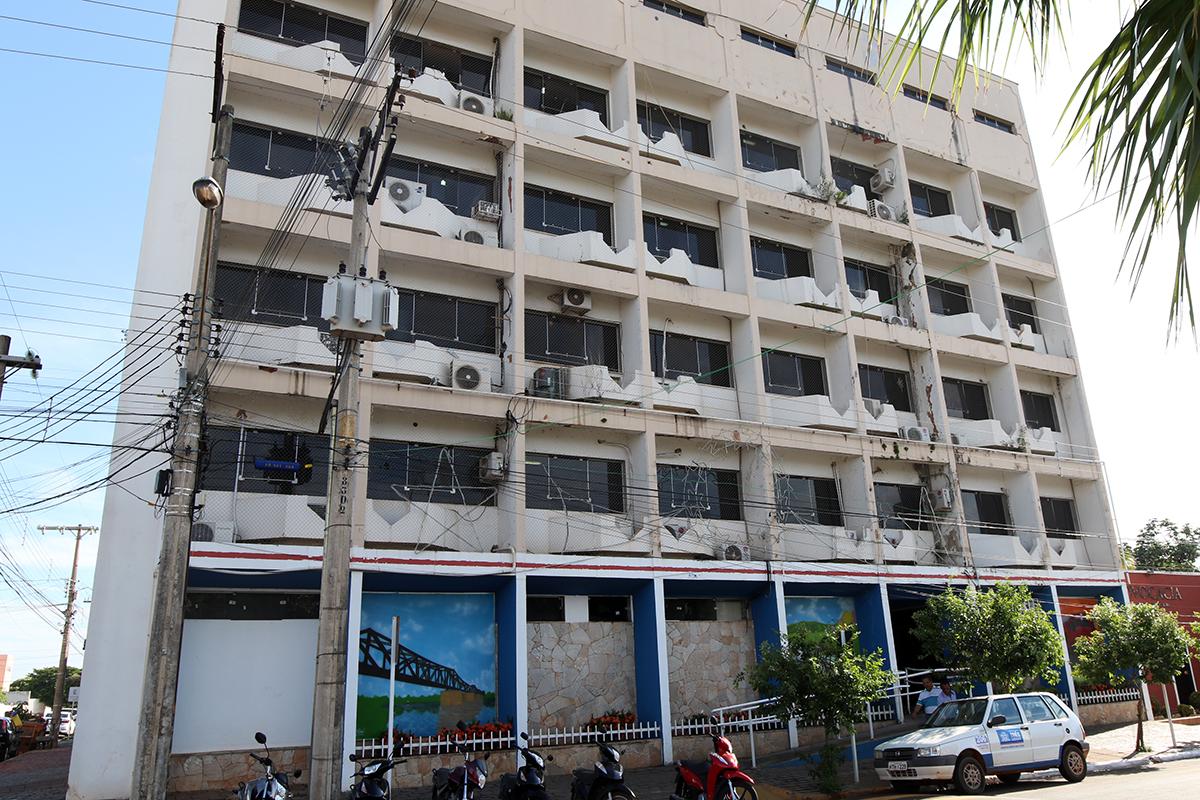 Sede da Prefeitura de Três Lagoas terá alteração no horário de expediente desta sexta para substituição de padrão de energia Sede da Prefeitura de Três Lagoas terá alteração no horário de expediente desta sexta para substituição de padrão de energia