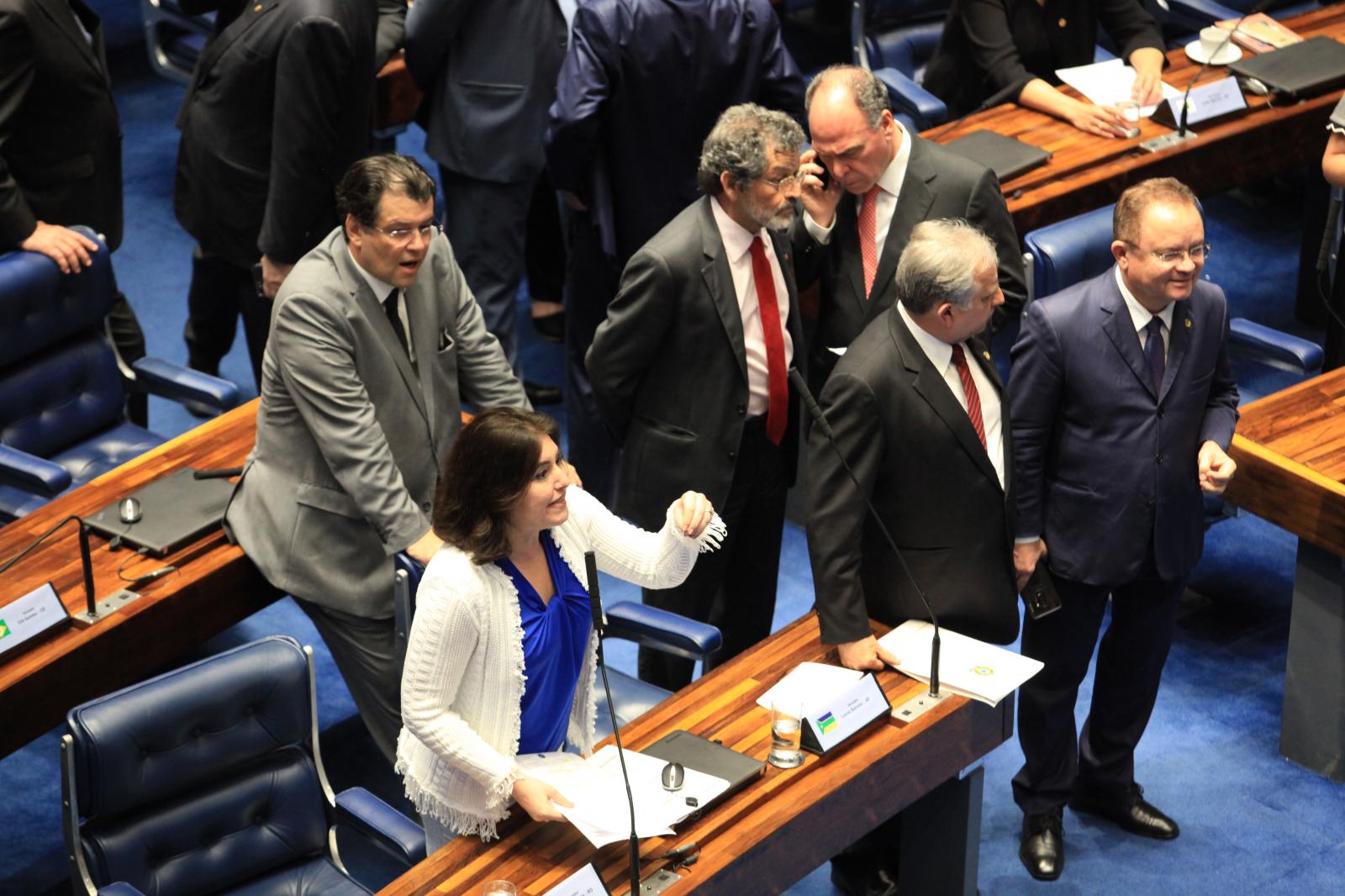 Senado aprova proibição de cobrança de bagagem e abertura do setor aéreo ao capital estrangeiro Senado aprova proibição de cobrança de bagagem e abertura do setor aéreo ao capital estrangeiro
