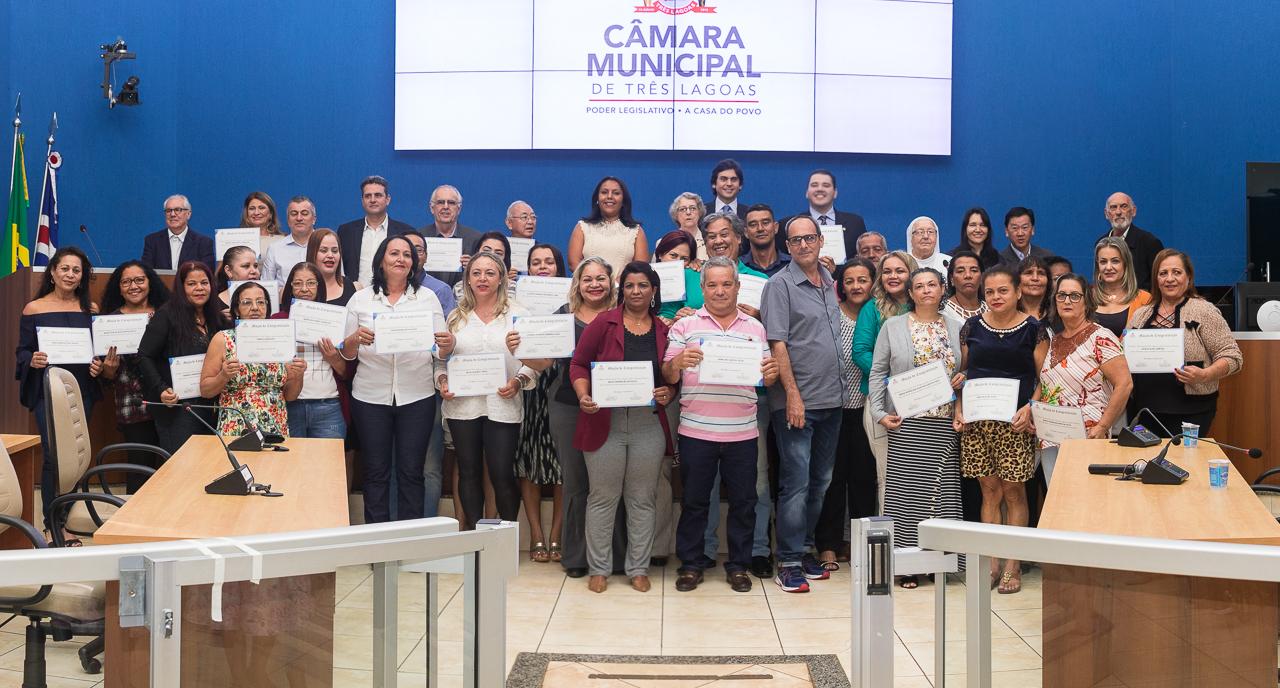Sessão solene marca homenagens pelo centenário do Hospital Auxiliadora Sessão solene marca homenagens pelo centenário do Hospital Auxiliadora