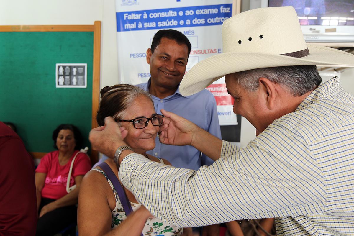 Saúde de Três Lagoas entrega nova remessa de óculos às famílias de baixa renda