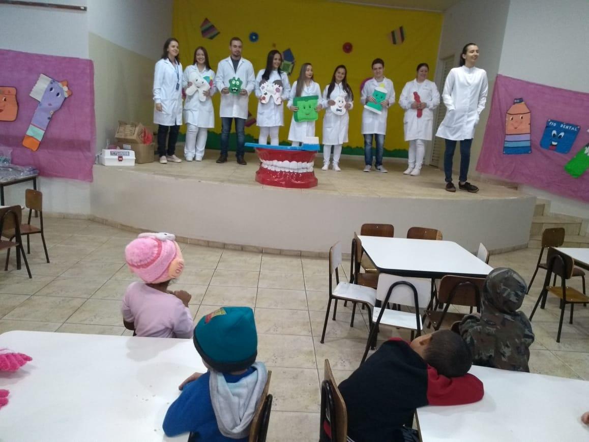 Saúde Bucal da ESF Interlagos leva orientação e prevenção às crianças do CEI do Bairro