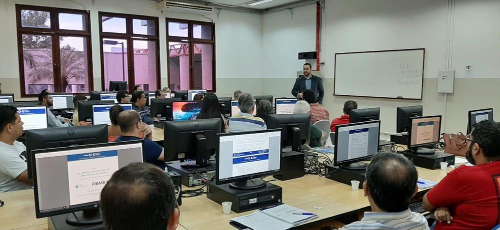 Centro Internacional de Negócios capacita profissionais em metodologia de comércio exterior