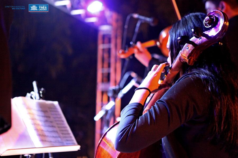 Biblioteca Cultural teve presença de artista renomado e apresentações musicais Biblioteca Cultural teve presença de artista renomado e apresentações musicais