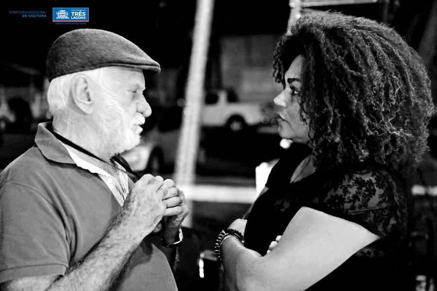 Biblioteca Cultural teve presença de artista renomado e apresentações musicais Biblioteca Cultural teve presença de artista renomado e apresentações musicais