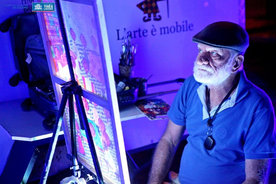 Biblioteca Cultural teve presença de artista renomado e apresentações musicais Biblioteca Cultural teve presença de artista renomado e apresentações musicais