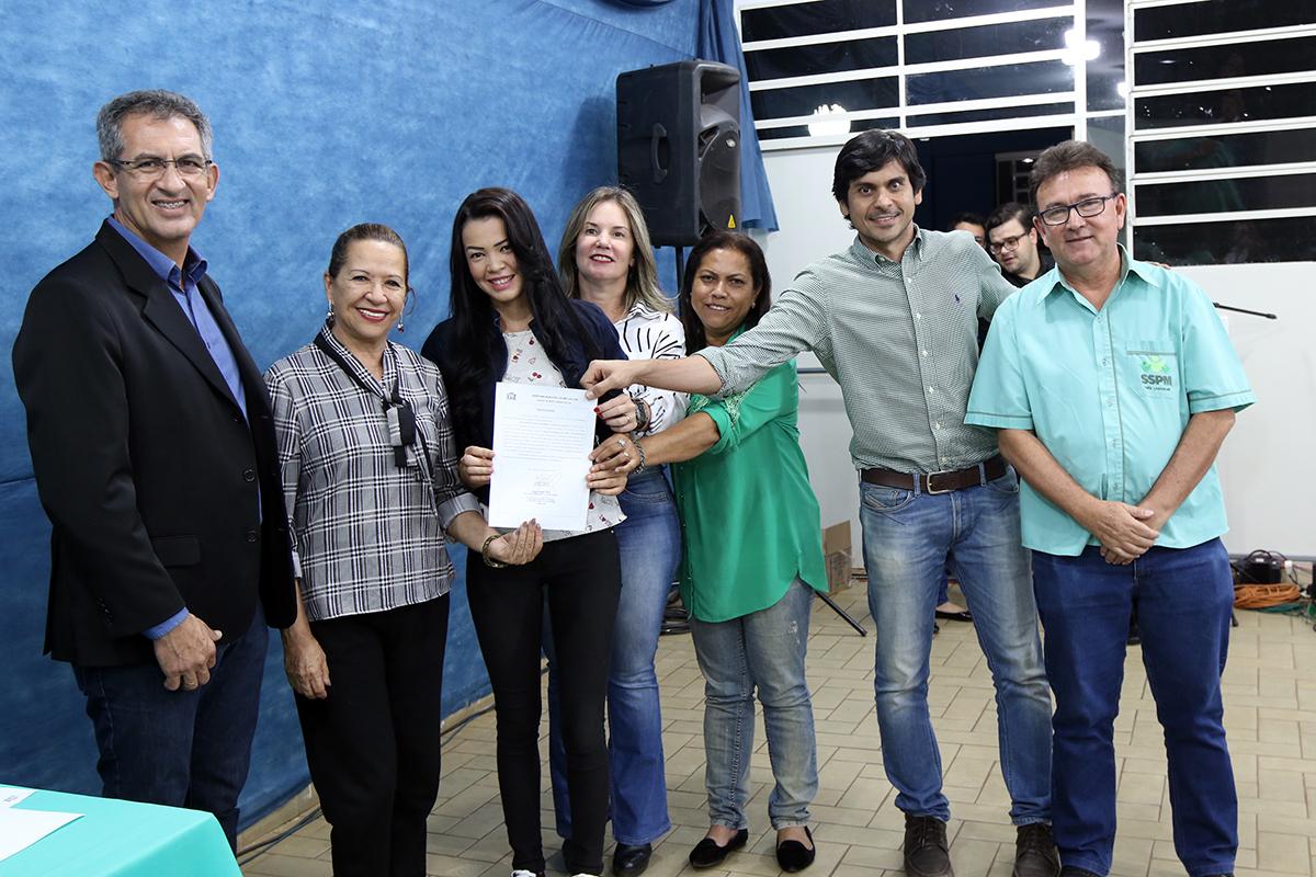 Administração empossa concursados para cargos na Saúde e Assistência Social Administração empossa concursados para cargos na Saúde e Assistência Social