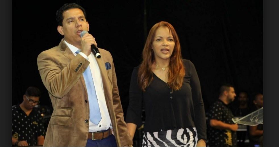 Pastor famoso é executado, tem mais 30 perfurações pelo corpo e esposa fica desolada: “Só fui dar um passeio”