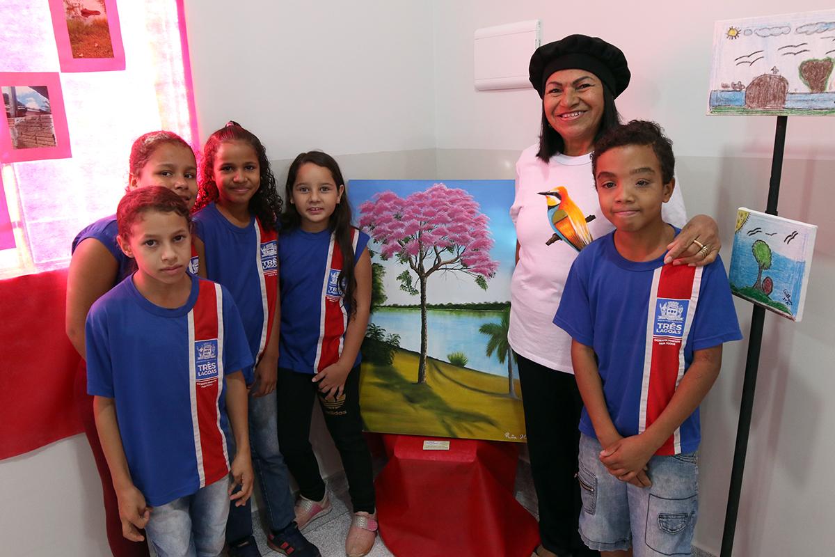 Professora de Três Lagoas prestigia artistas de Três Lagoas com projeto sobre Fauna e Flora