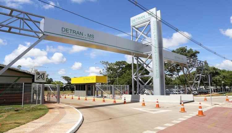 Detran-MS divulga lista de motoristas infratores que devem entregar CNH Detran-MS divulga lista de motoristas infratores que devem entregar CNH