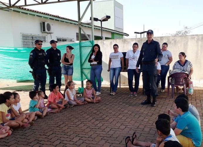 Crianças de Brasilândia recebem orientações sobre “Educação no Trânsito” Crianças de Brasilândia recebem orientações sobre “Educação no Trânsito”