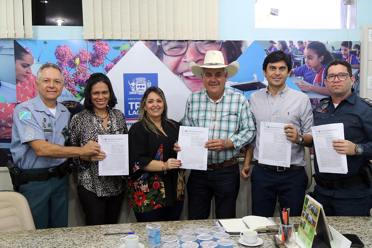 Prefeitura renova contrato com PM para execução do PROERD em Três Lagoas Prefeitura renova contrato com PM para execução do PROERD em Três Lagoas