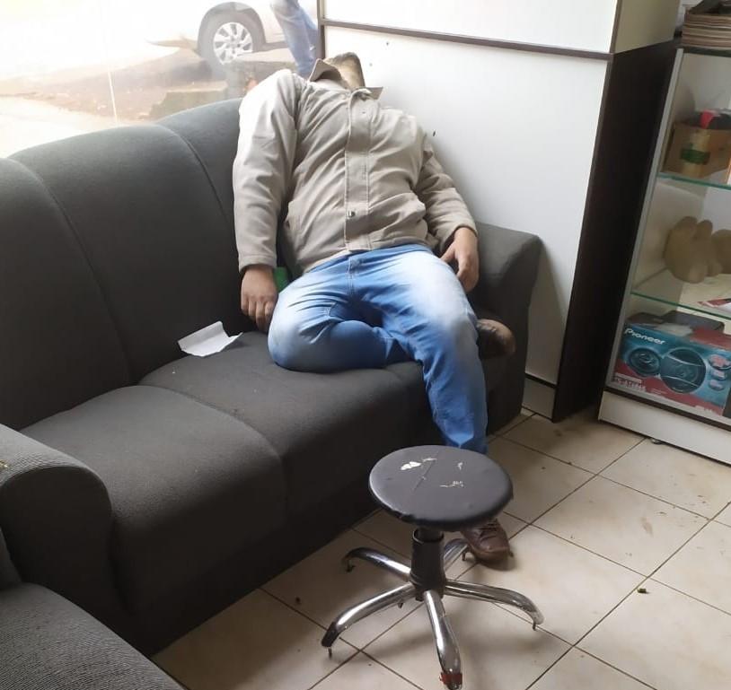 Homem é morto a tiros dentro de estabelecimento comercial em Ponta Porã