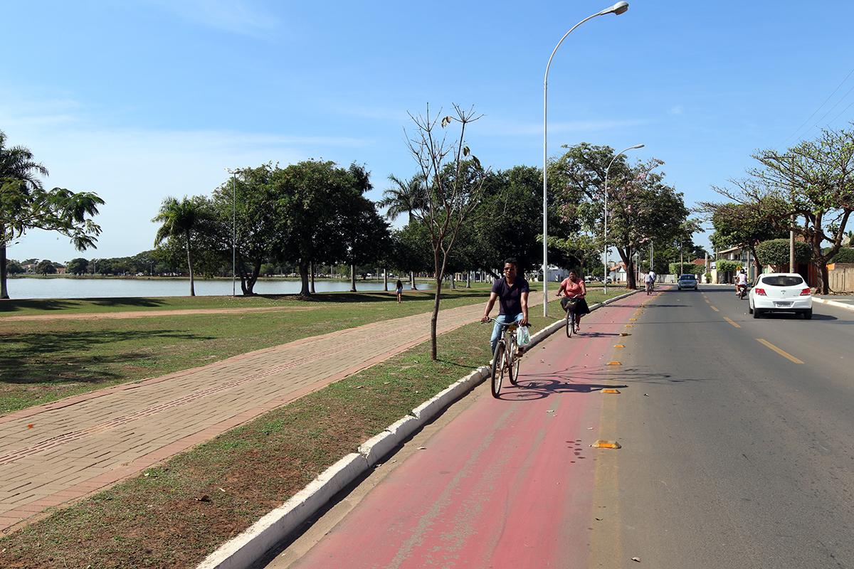 Diretoria de Trânsito organiza blitz educativa para ciclistas na Lagoa Maior Diretoria de Trânsito organiza blitz educativa para ciclistas na Lagoa Maior