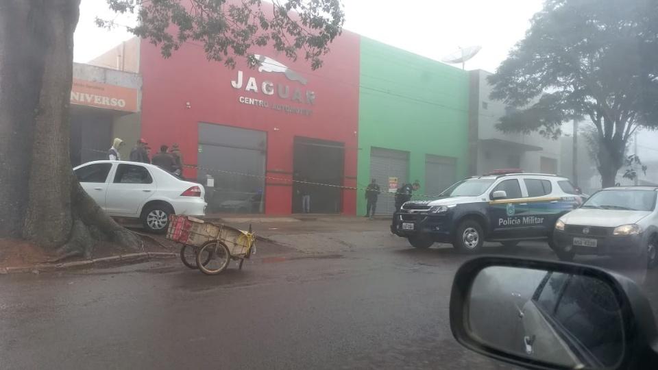 Homem é morto a tiros dentro de estabelecimento comercial em Ponta Porã