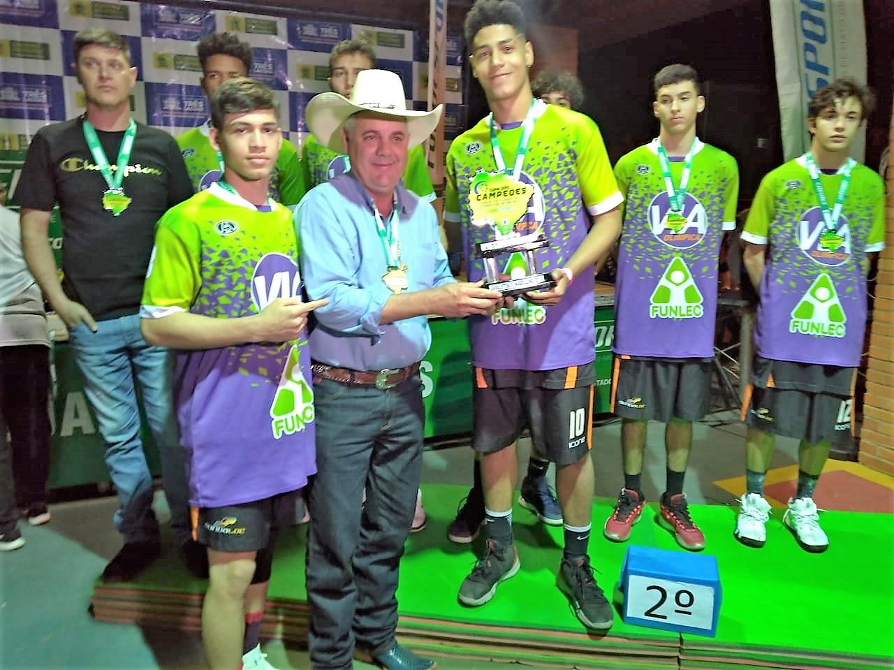 Prefeito Angelo Guerreiro prestigia entrega de premiação aos vencedores da Copa dos Campeões