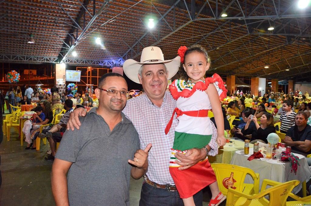 Projeto “Volta ao Mundo Num Balão” do CEI “Clarinda Dias” é finalizado com apresentações no Arena Mix Projeto “Volta ao Mundo Num Balão” do CEI “Clarinda Dias” é finalizado com apresentações no Arena Mix