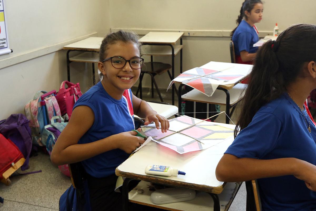 Professor de Educação Física da E.M. Ramez Tebet desenvolve projeto de conscientização do uso de cerol em Pipas