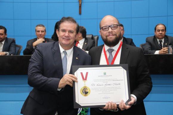 Eduardo Rocha prestigia sessão solene em comemoração ao Dia do Advogado e homenageia Lucas Mochi Eduardo Rocha prestigia sessão solene em comemoração ao Dia do Advogado e homenageia Lucas Mochi