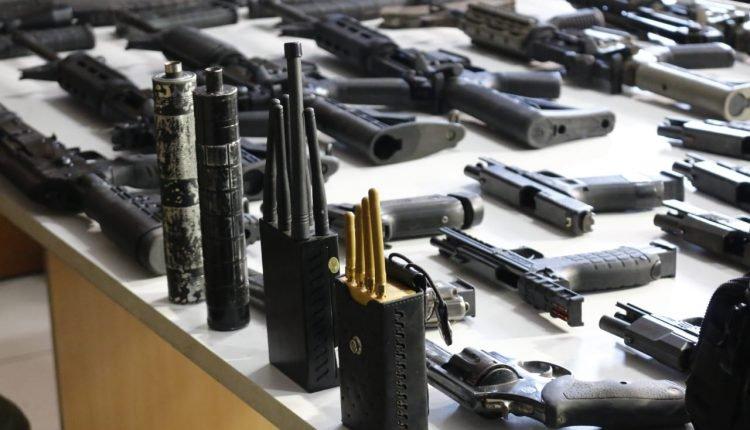 Laudos ligam arsenal com pistolagem e Gaeco denuncia três por execuções em Campo Grande Laudos ligam arsenal com pistolagem e Gaeco denuncia três por execuções em Campo Grande