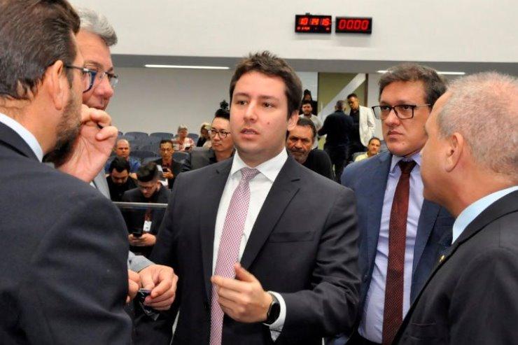 Proposta do deputado João Henrique (PL) reunirá informações sobre as pessoas portadoras de deficiência Proposta do deputado João Henrique (PL) reunirá informações sobre as pessoas portadoras de deficiência