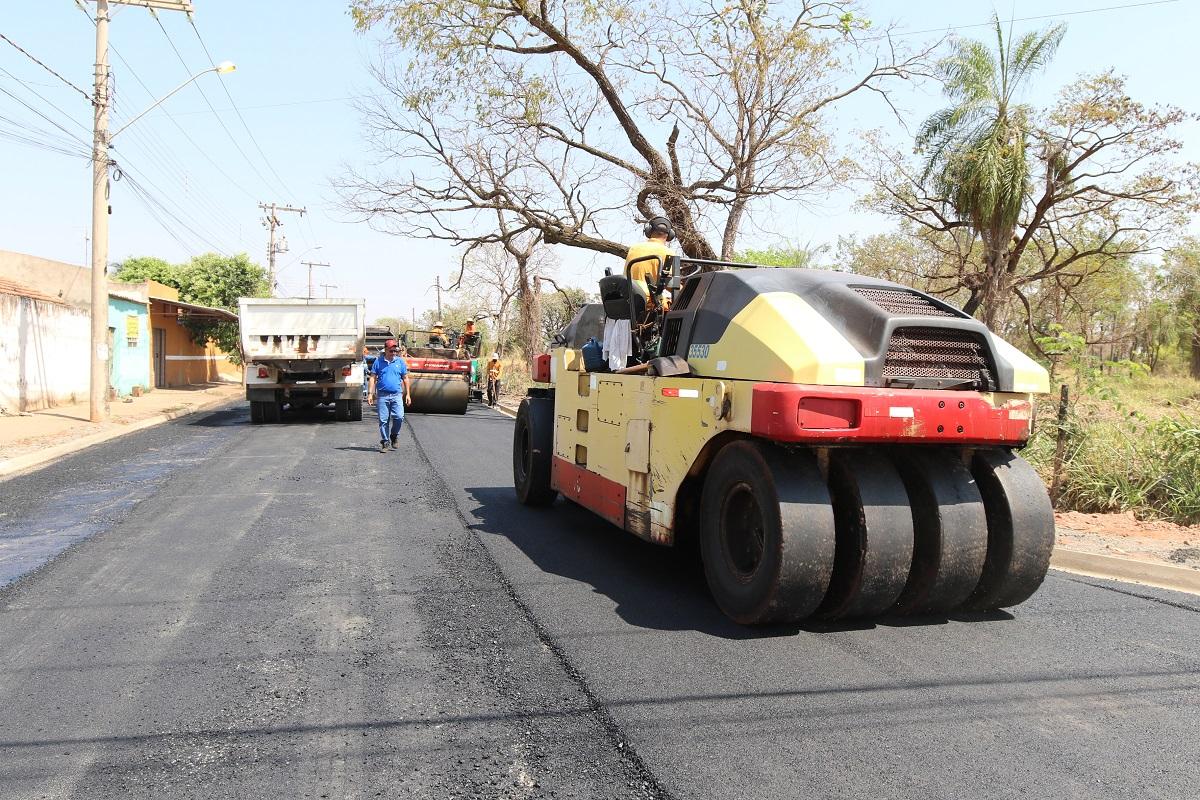 OBRAS CONTINUAM: recapeamento da Vila Piloto segue dentro do cronograma