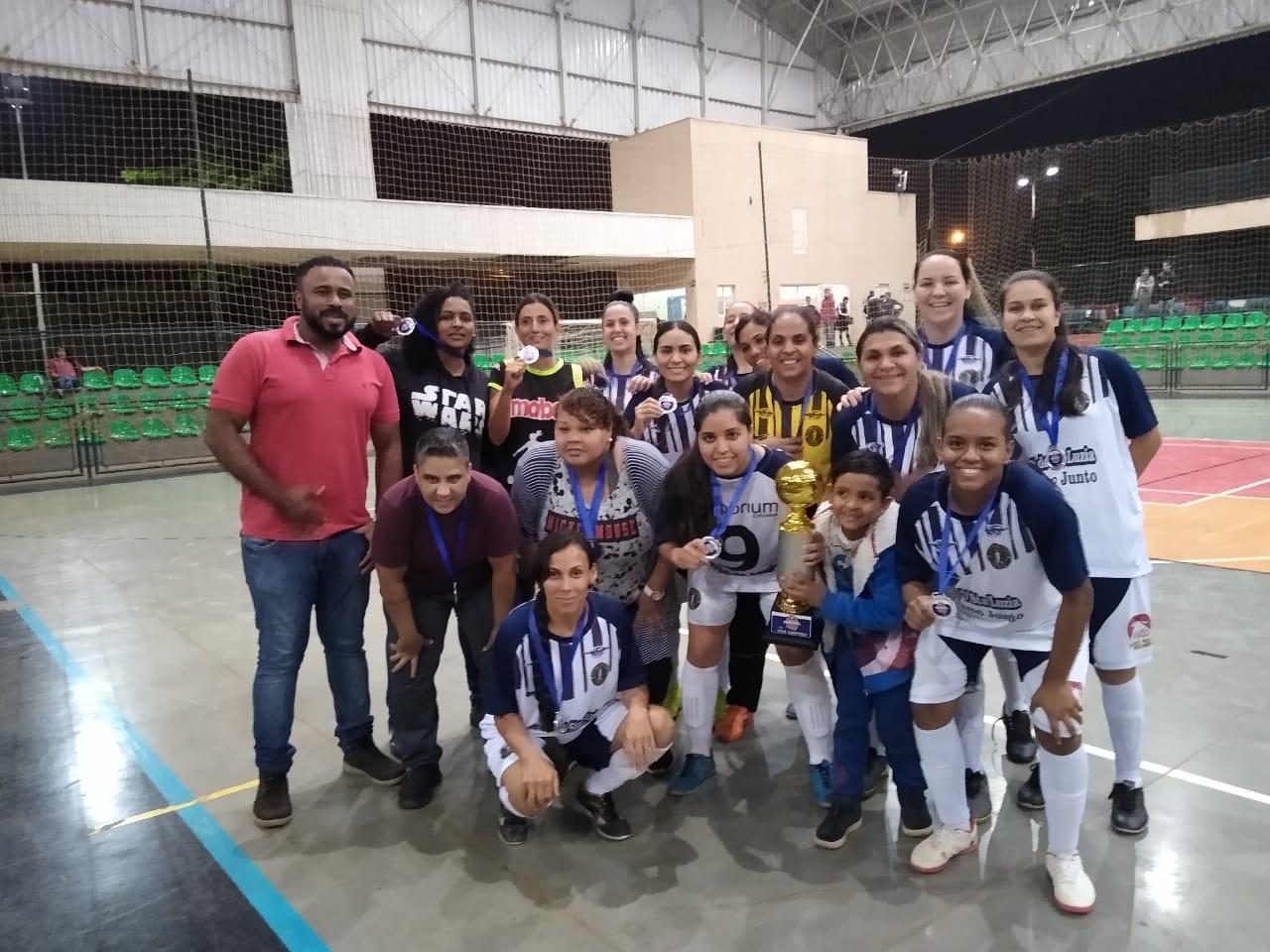 Nacional/Máfia é a grande campeã do Campeonato Municipal de Futsal Feminino