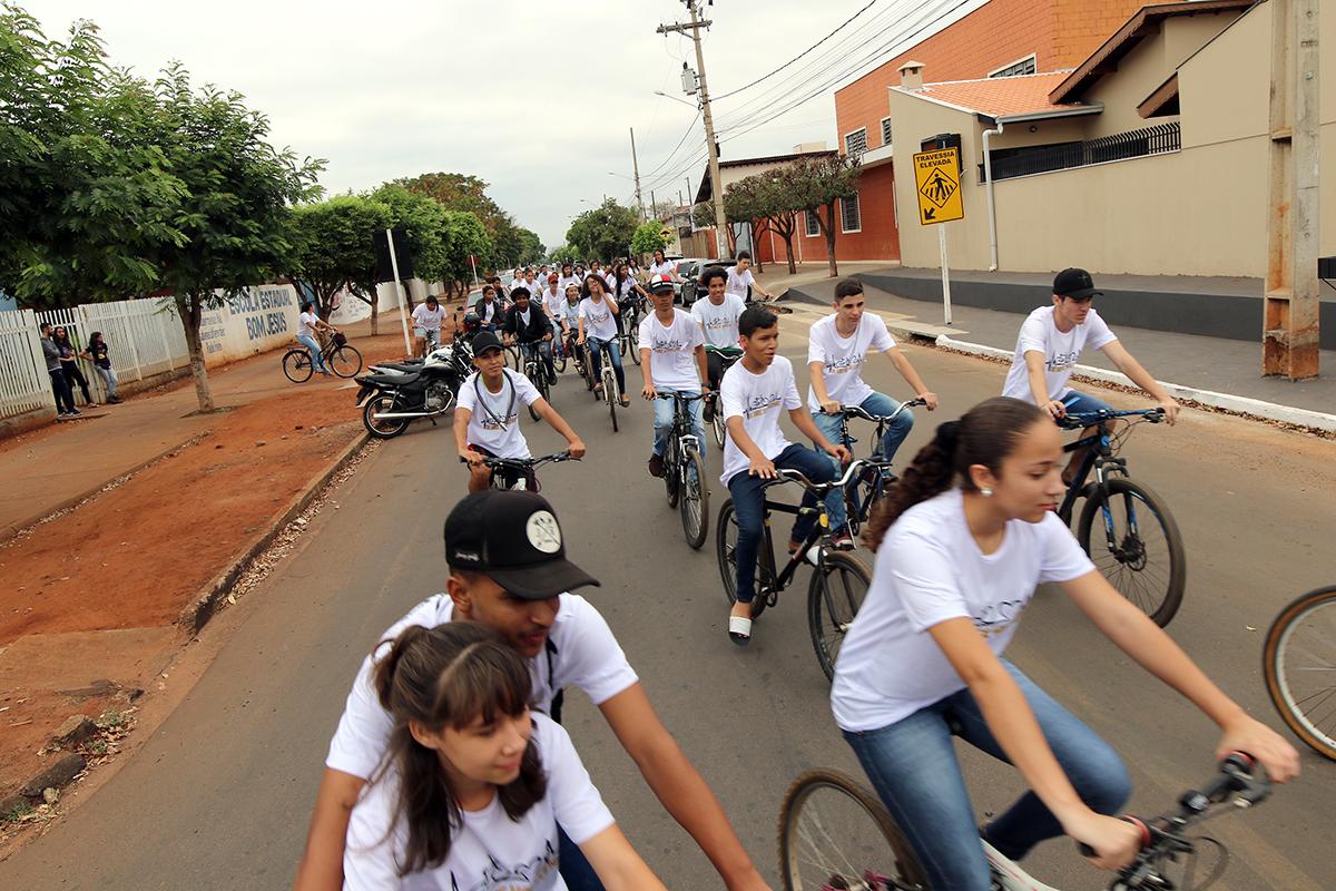 SEMANA DO TRÂNSITO: Cerca de 80 alunos aderem à passeio ciclístico promovido pela SEINTRA