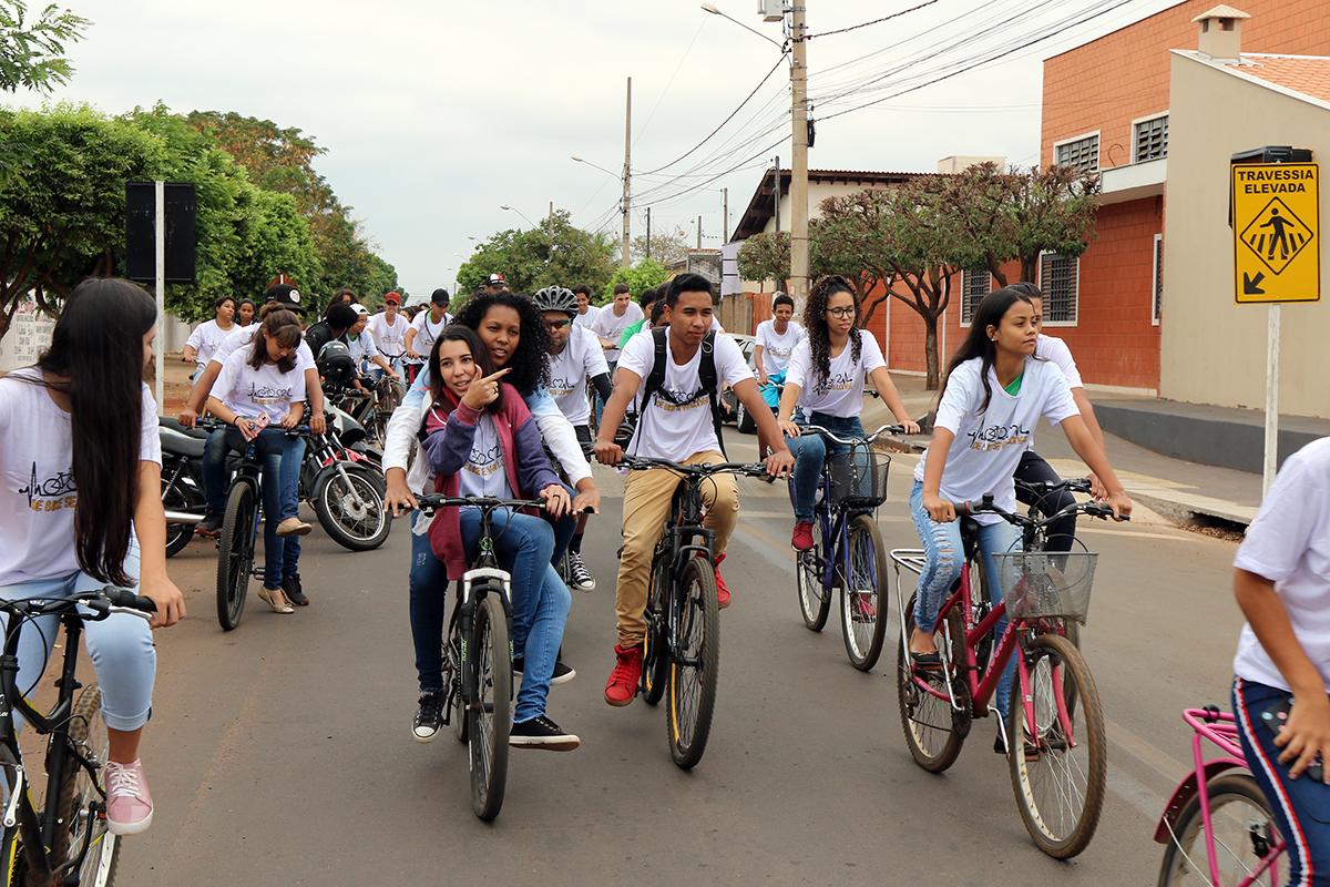 SEMANA DO TRÂNSITO: Cerca de 80 alunos aderem à passeio ciclístico promovido pela SEINTRA