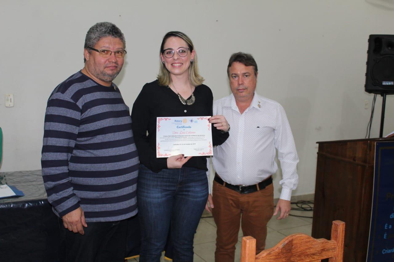 Psicóloga da Unimed Andradina ministra palestra sobre Suicídio no Rotary