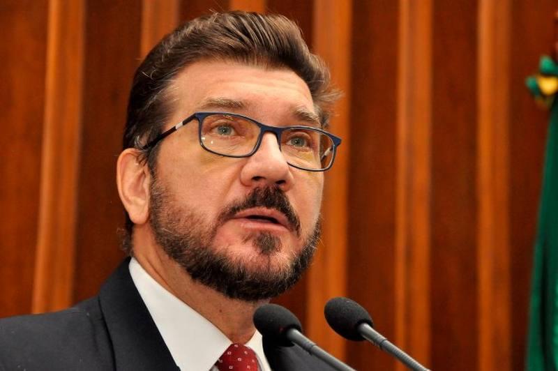 Deputado de MS diz que vai devolver dinheiro usado com bebida alcóolica