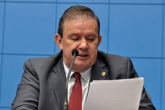 Eduardo Rocha solicita reforma e cobertura da quadra poliesportiva de Escola Estadual em TL Eduardo Rocha solicita reforma e cobertura da quadra poliesportiva de Escola Estadual em TL