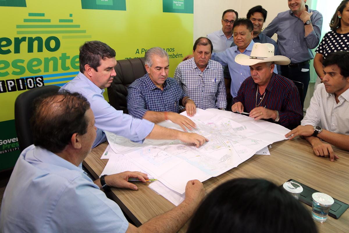 Em reunião com Governador Reinaldo Azambuja, Guerreiro apresenta projetos e pede melhoria nas escolas estaduais Em reunião com Governador Reinaldo Azambuja, Guerreiro apresenta projetos e pede melhoria nas escolas estaduais