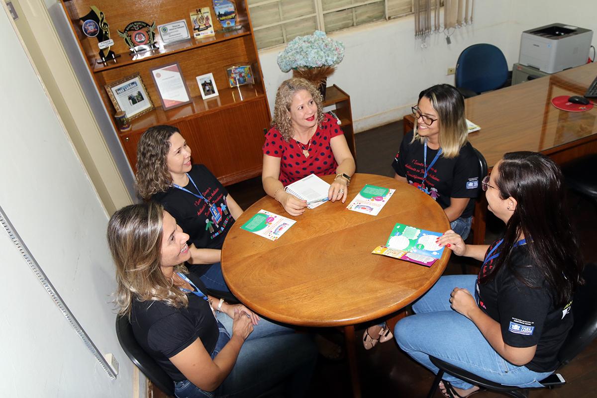 “Família Acolhedora – o que é e como aderir” – será assunto de Roda de Conversa da Assistência Social de Três Lagoas “Família Acolhedora – o que é e como aderir” – será assunto de Roda de Conversa da Assistência Social de Três Lagoas