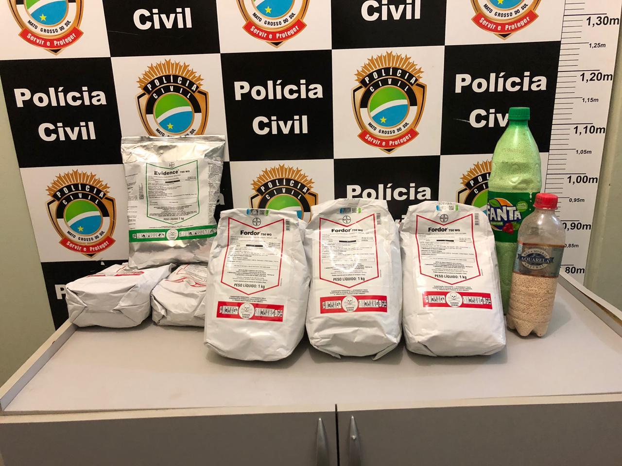 Polícia Civil apreende defensivos e prende servidor público por crime ambiental.