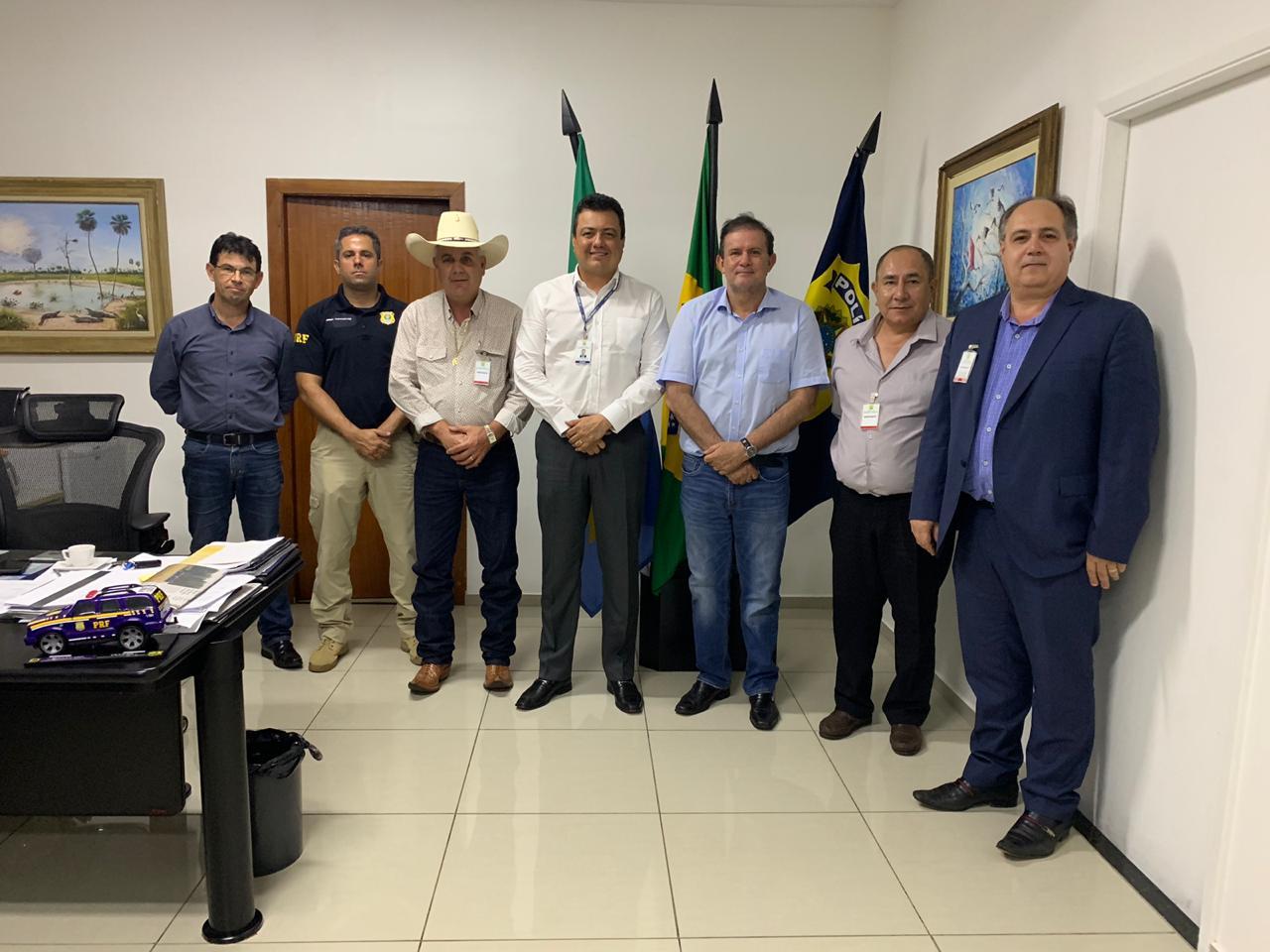 Prefeito se reúne com superintendente da PRF para tratar sobre permuta de prédio da Lagoa Maior Prefeito se reúne com superintendente da PRF para tratar sobre permuta de prédio da Lagoa Maior